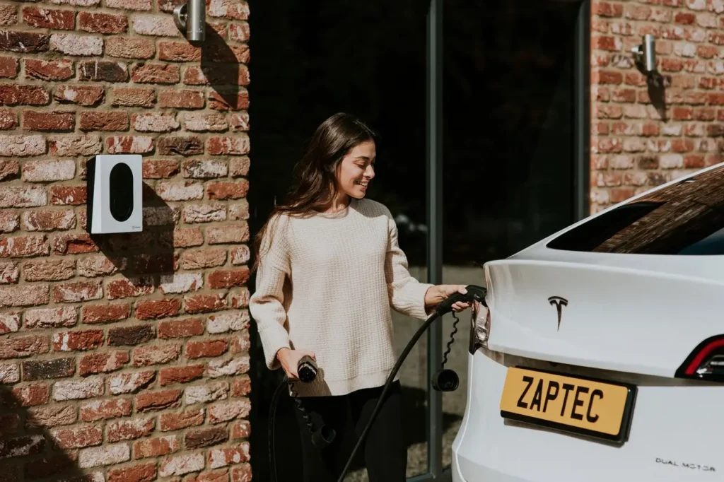 Zaptec Go 2 laadpaal voor thuis aan de muur